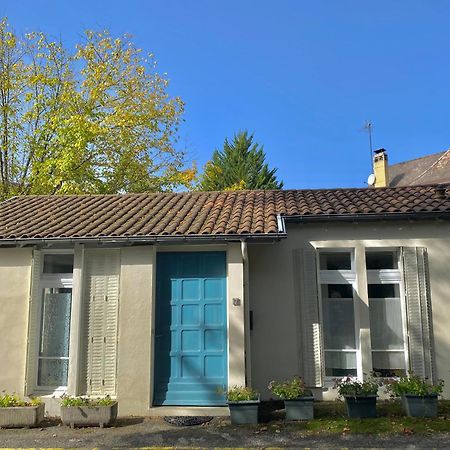 Agreable Petit Gite Avec Piscine Et Jardinet Salies-de-Béarn Екстериор снимка