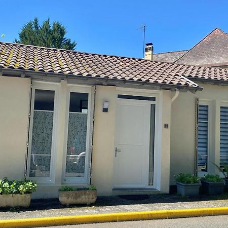 Agreable Petit Gite Avec Piscine Et Jardinet Salies-de-Béarn Екстериор снимка