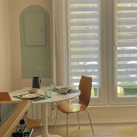 Agreable Petit Gite Avec Piscine Et Jardinet Salies-de-Béarn Екстериор снимка