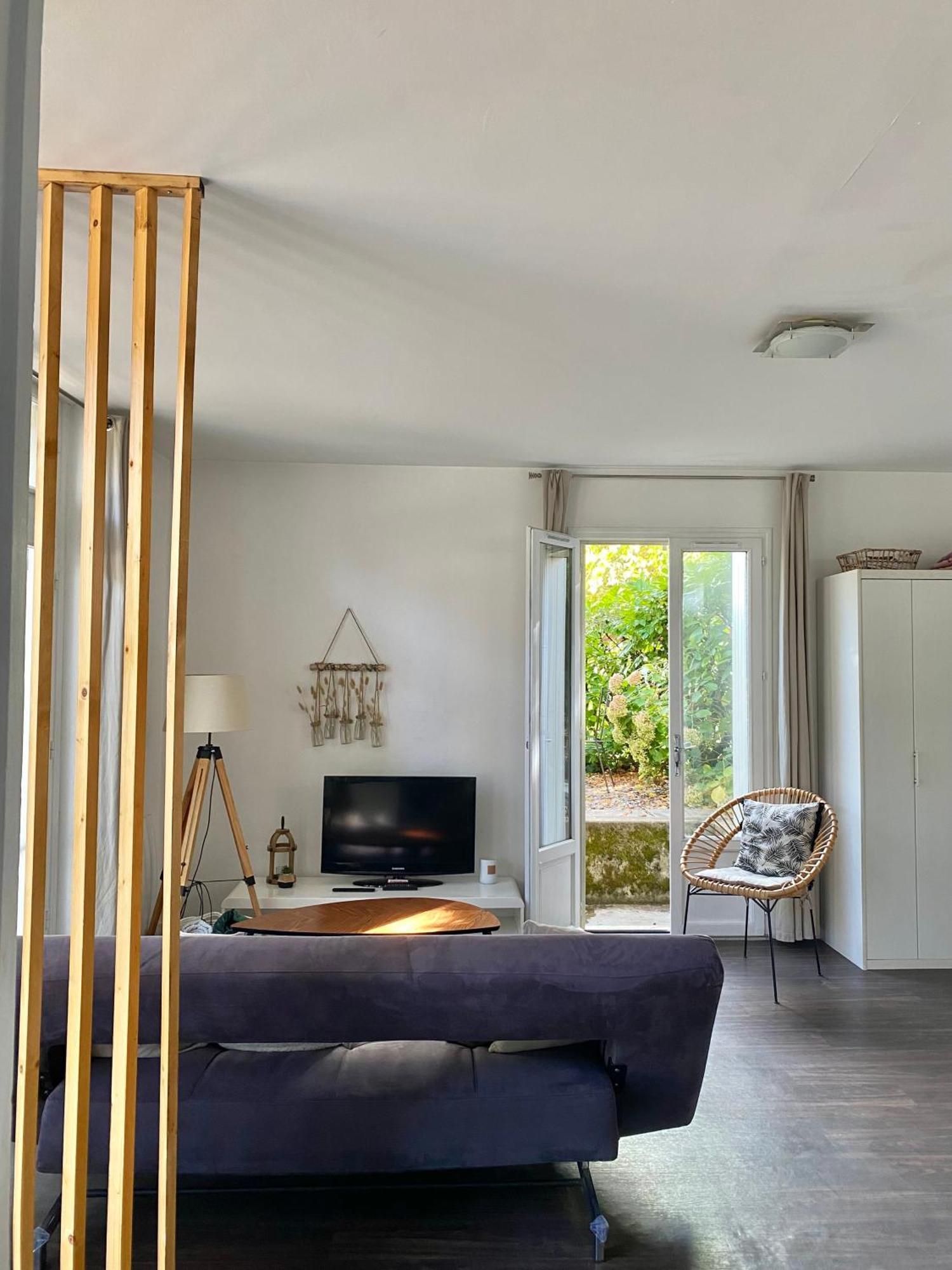 Agreable Petit Gite Avec Piscine Et Jardinet Salies-de-Béarn Екстериор снимка