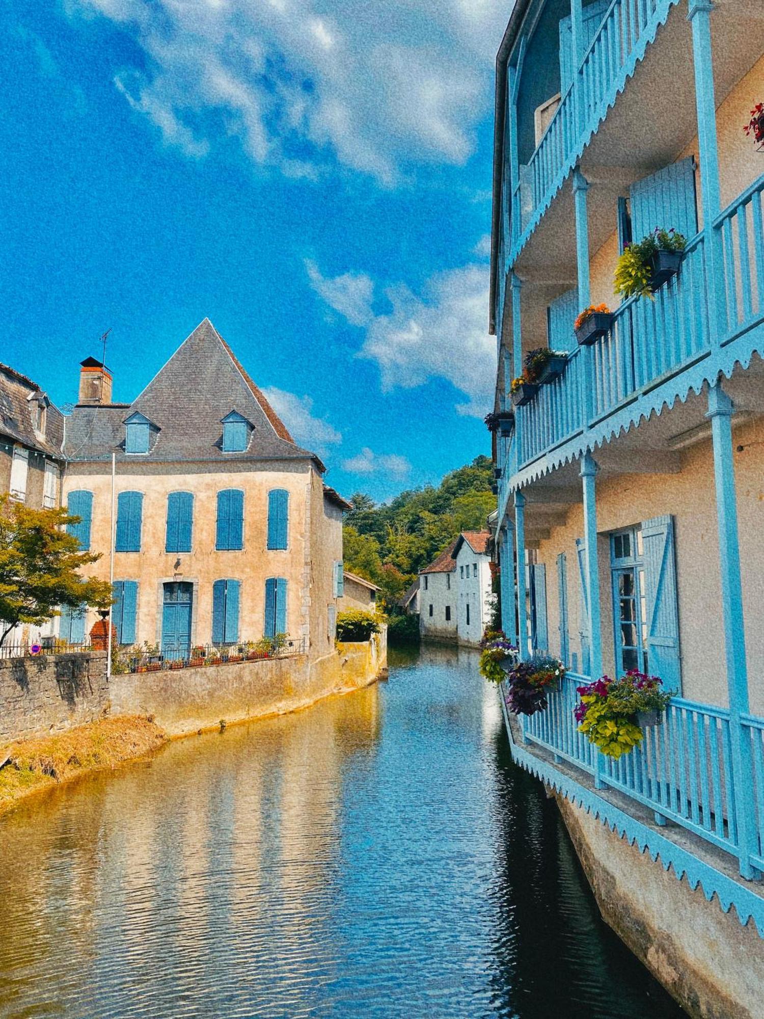 Agreable Petit Gite Avec Piscine Et Jardinet Salies-de-Béarn Екстериор снимка