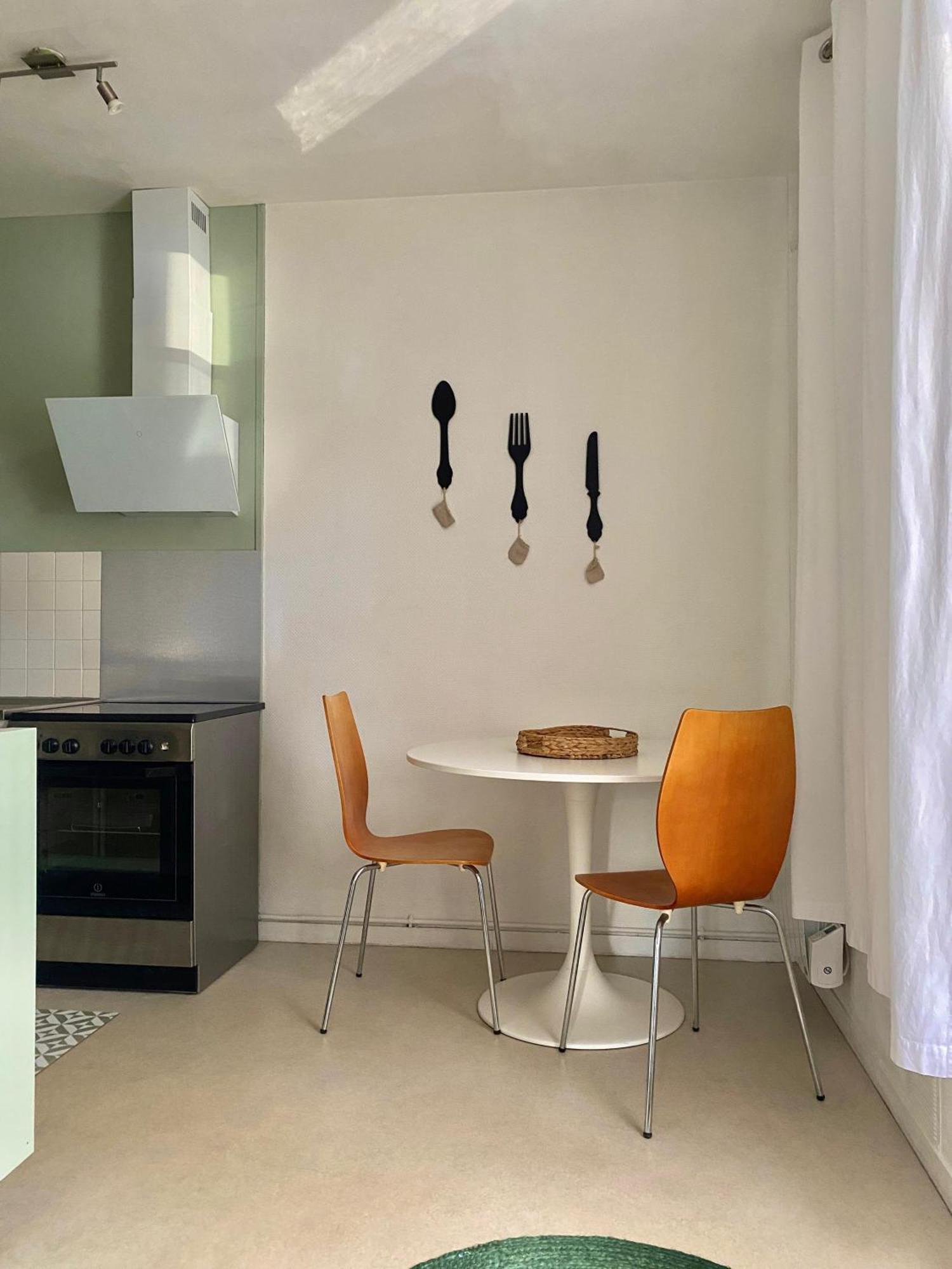 Agreable Petit Gite Avec Piscine Et Jardinet Salies-de-Béarn Екстериор снимка